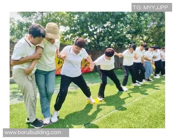 三人对九人挑战极限扛木比赛展现团队协作与力量较量